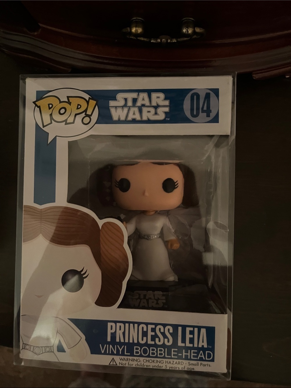 Funko Pop! Star Wars Princess Leia Vinyl Bobble-Head - White & Brown - Picture 6 of 6